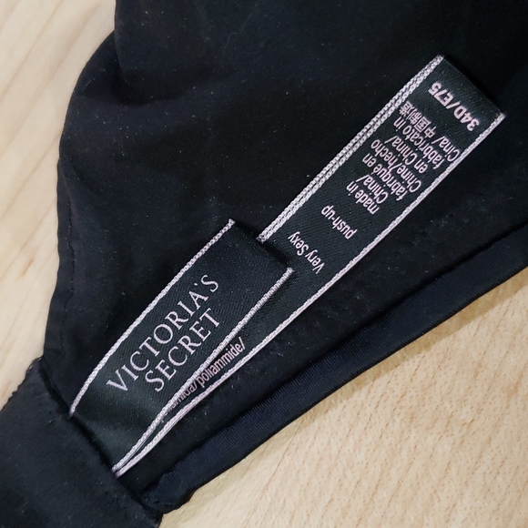 Victoria's Secret bra - Picture 3 of 5